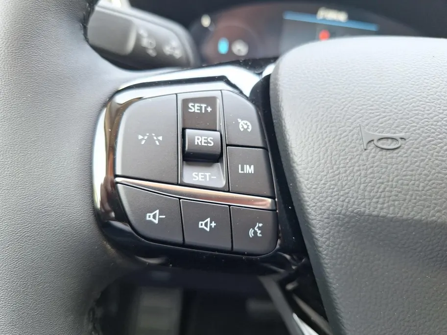 Ford Kuga 2.5 PHEV Titanium | El. Trekhaak | Led verlichting | camera | Apple Carplay&Andorid Auto | Parkeersensoren | Nieuw op Voorraad! |