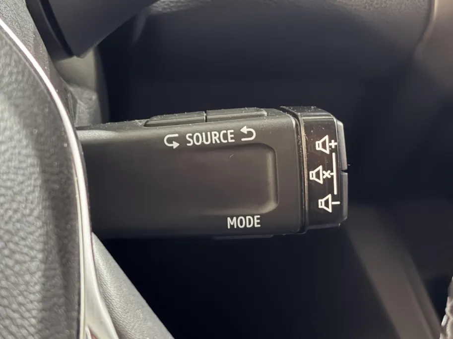 Renault Captur 145PK E-Tech Full Hybrid Techno Automaat | 1e eigenaar | Navi | Climate Control | Apple CarPlay/Android Auto | Camera | Parkeersensoren | Lichtmetalen Velgen | Cruise Control | Full LED |
