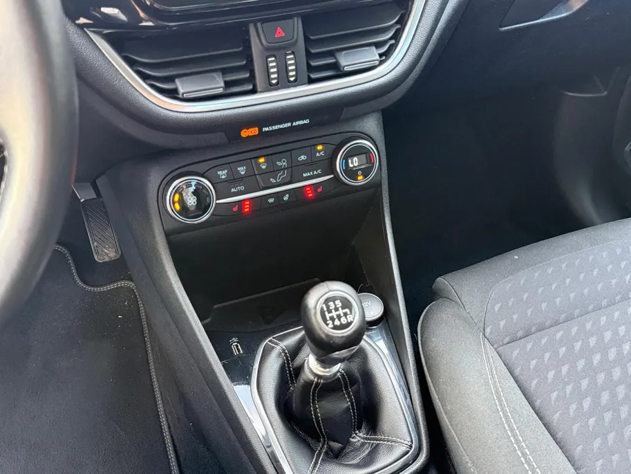 Ford Fiesta 1.0 EcoBoost Titanium | Bluetooth | Apple Carplay/Android Auto | Cruise Control | Climate Control | Camera | Navigatie | Stoelverwarming |