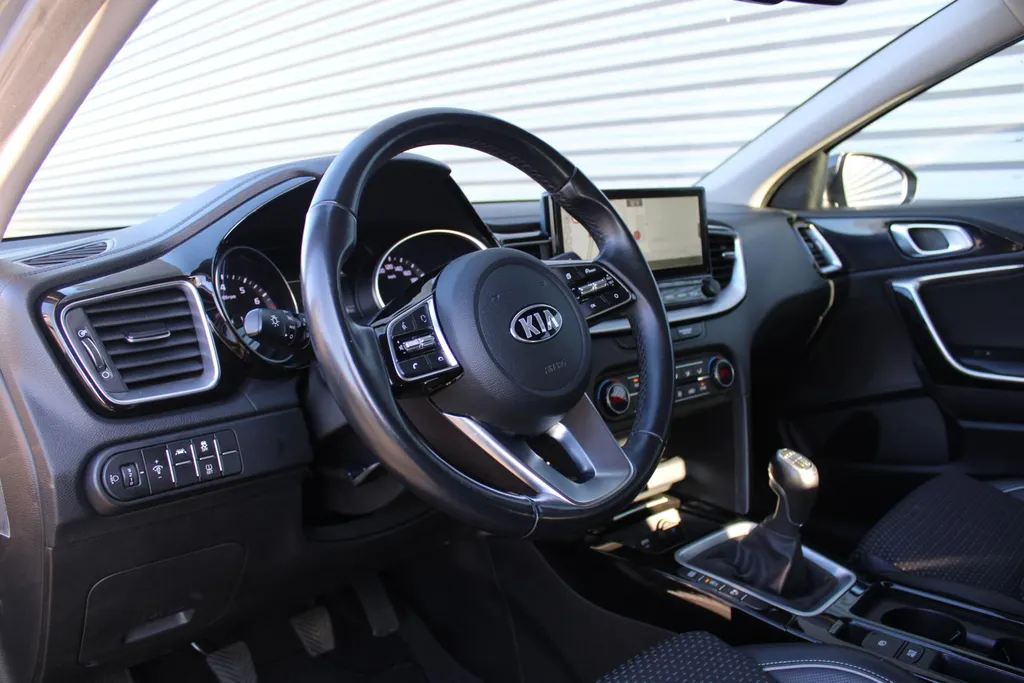 Kia XCeed 1.5 T-GDI MHEV DynamicLine | Airco | Navi | Cruise | Camera | 18' LM |