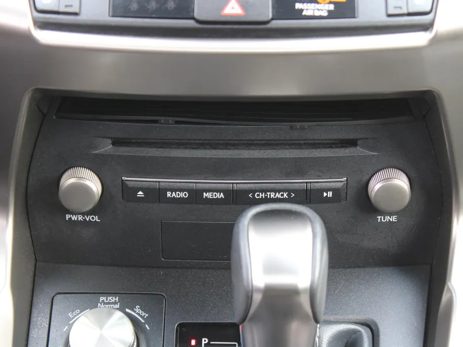 Lexus NX 300h AWD Sport Edition | Luxury + Safety Pack | Stuur-/stoelverwarming | Schuif-/kantel dak | Draadloze lader | 18' LM | Camera | Cruise adapt. |