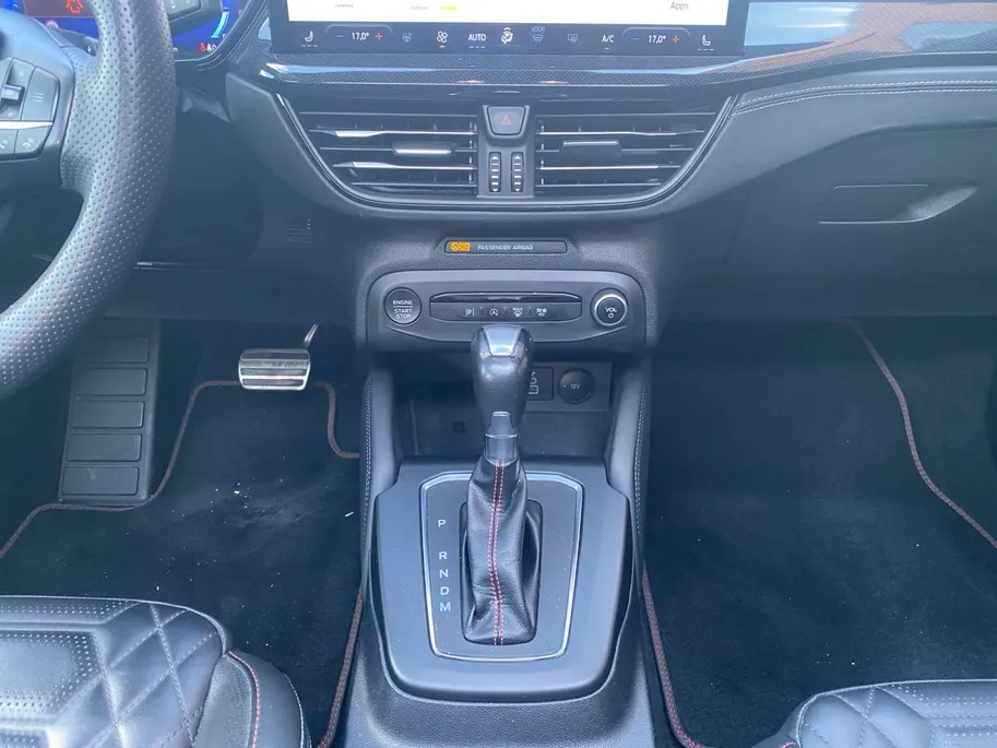 Ford Focus 1.0 EcoBoost Hybrid ST Line Vignale automaat 155PK | NL-Auto | Dealer onderhouden | Driver assistancepack | Winterpack | Panoramadak | 18' Lichtmetaal | Adaptive cruisecontrol | Dodehoekdetectie | Leer bekleed |