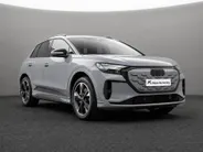 Audi Q4 Q4 S edition performance 82 kWh 286 PK · Glazen panoramdak · Trekhaak elek. wegklapbaar · Optiekpakket zwart