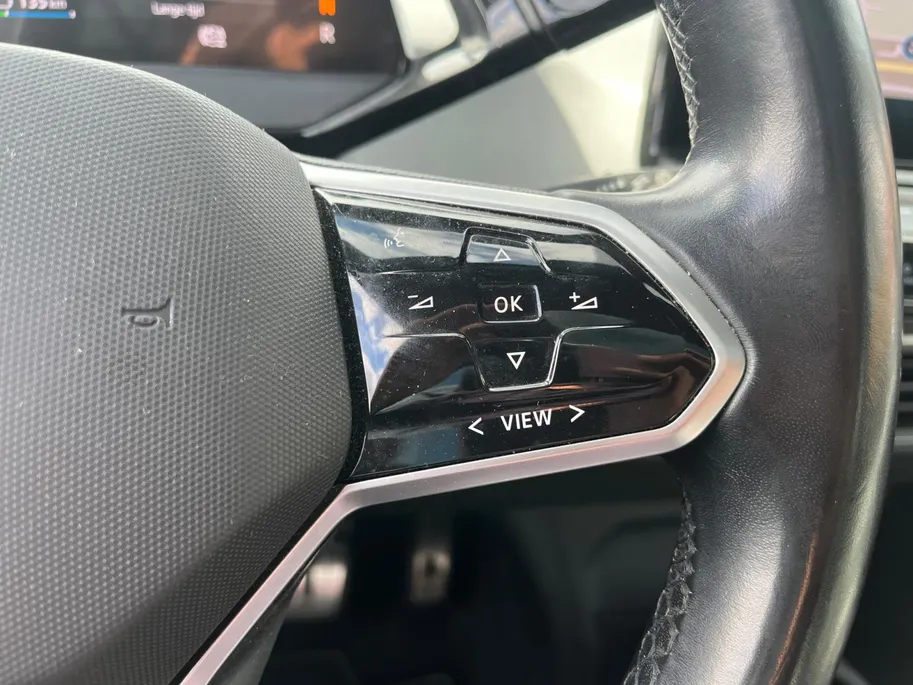 Volkswagen ID.3 First Plus 58 kWh SOH 90,8 | Panoramadak | WLTP 424 km | Adapt. Cruise | Navigatie | CarPlay | Stoel-/stuurverwarming | Etc.