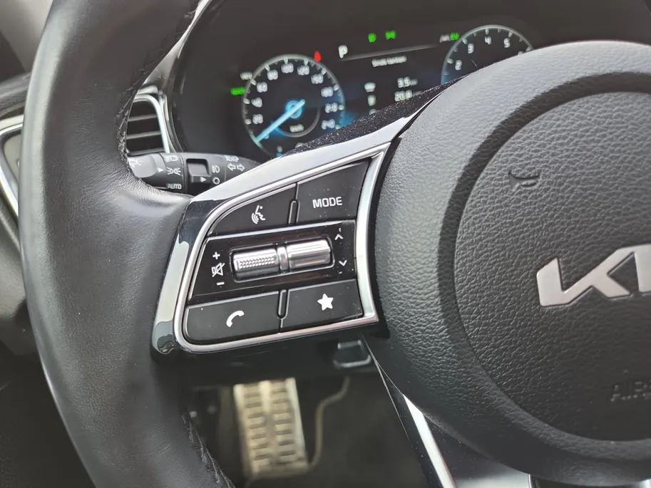 Kia Ceed Sportswagon 1.6i PHEV DynamicPlusLine Navi | Camera | Stoel + Stuurverwarming | Elektr. Achterklep | LED | Apple Carplay & Android Auto | Metallic lak | NAP