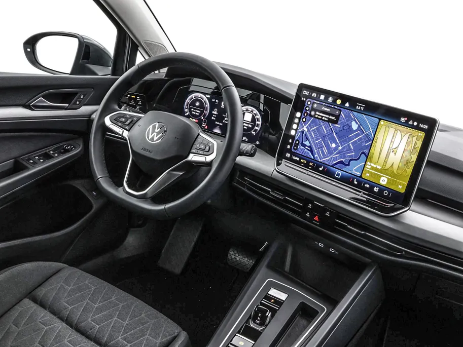 Volkswagen Golf variant Life Edition 1.5 eTSI 116 pk 7 versn. DSG · Achteruitrijcamera · draadloze telefoonlader · Trekhaak inklapbaar, met elektrische ontgrendeling ·