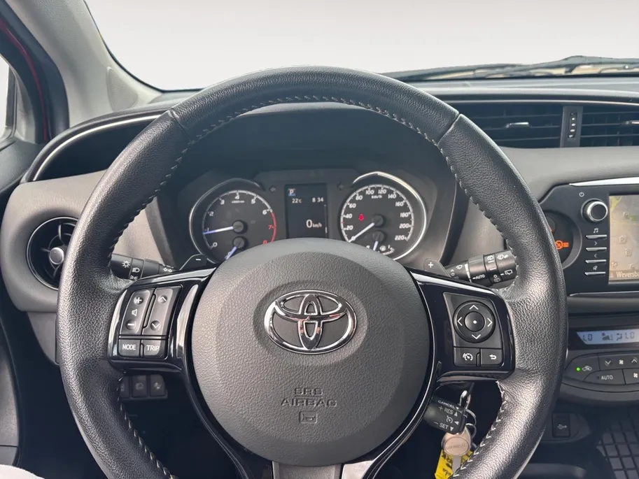 Toyota Yaris 1.5 VVT-i Energy | Trekhaak | Achteruitrijcamera | Climate control | Navigatie