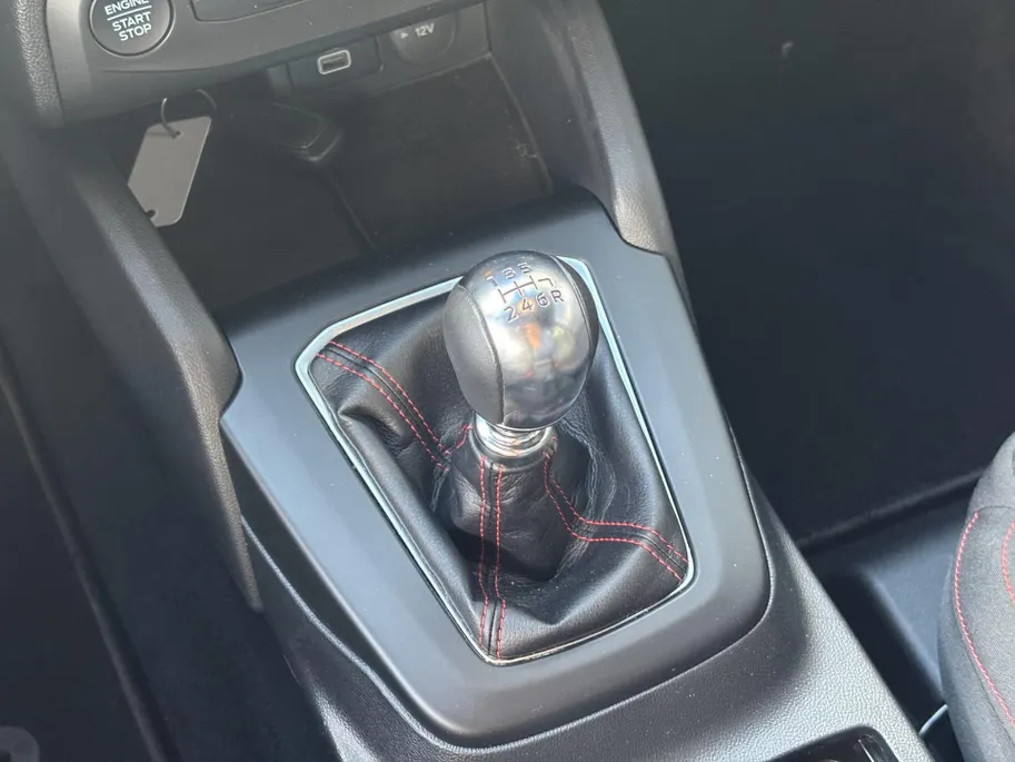 Ford Focus Wagon 1.0 EcoBoost Hybrid ST Line | Adaptive Cruise | Winter Pack | Groot scherm