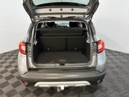 Renault Captur 120PK TCe Intens Automaat | Trekhaak | Navi | LM Velgen Hoogglans Zwart | Camera | Parkeersensoren | Full LED | Climate Control | Cruise Control | Keyless Entry | Elektrische Ramen & Spiegels | Licht & Regen Sensor |