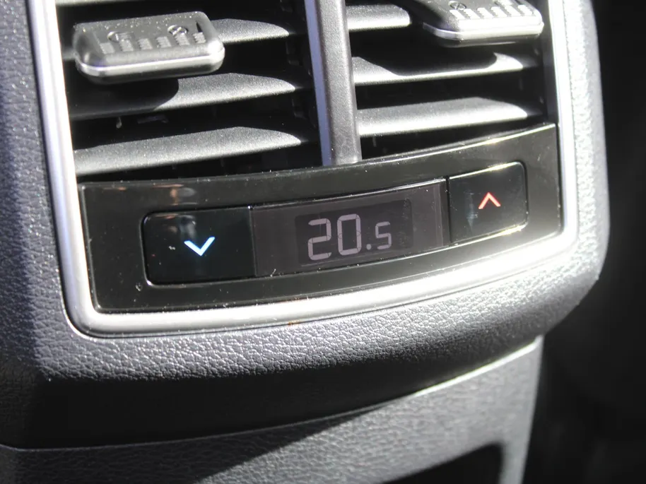 Kia Sportage 1.6 T-GDi Hybrid DynamicLine | Camera | Cruise adapt. | Navi | 17' LM | Clima v+a | LED | Apple Carplay/Android Auto |