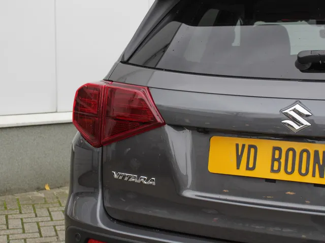 Suzuki Vitara 1.4 Boosterjet Select Smart Hybrid | Snel rijden!