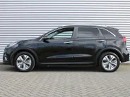 Kia e-Niro DynamicPlusLine 64 kWh | Warmtepomp | Schuif/kantel dak | 17' LM | Airco | Cruise | Navi | Camera |