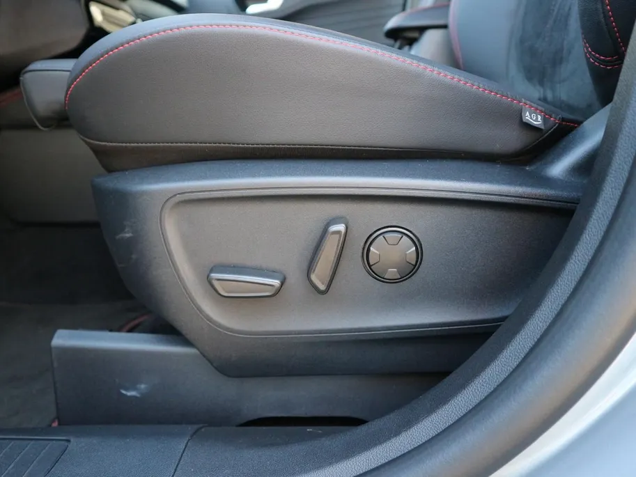 Ford Kuga 2.5 PHEV ST-Line X | ADAP CRUISE | WINTERPACK | BLIS |