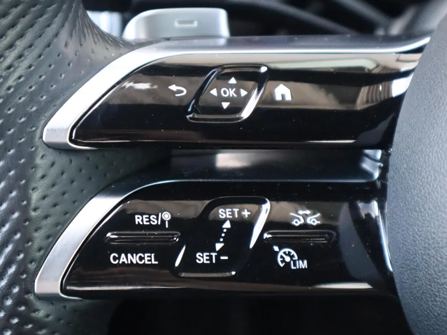 Mercedes-Benz E-Klasse 300 e 4MATIC Exclusive Line l Nightpakket l Memory l Digital light
