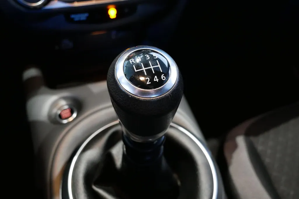 Nissan Juke 1.0 DIG-T N-Connecta *Navi via Carplay*Camera*Climate Control*Trekhaak*Keyless Entry*LM.Velgen*1ste eigenaar!