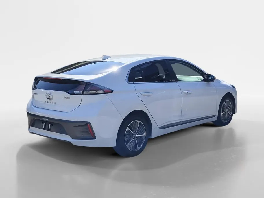 Hyundai IONIQ 1.6 GDi PHEV Premium | Zeer zuinig | Vol opties | Perfecte staat | NU Rijklaarprijs! Incl.12 Maanden, APK, Onderhoudsbeurt etc! Premiumpakket gratis!