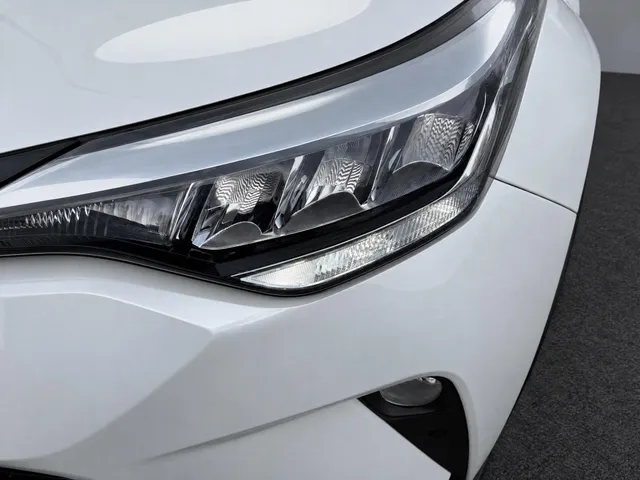 Toyota C-HR 1.8 Hybrid Style Bi-Tone | Parkeersensoren | Stoelverwarming
