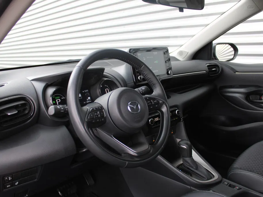 Mazda 2 Hybrid 1.5 Agile | Comfort pakket | 15' LM | Stuur/-stoelverwarming | Carplay | Cruise adapt. |