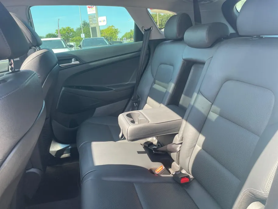 Hyundai Tucson 1.6 T-GDi Premium 4WD | STOEL VERWARMING | SCHUIFKANTELDAK | CAMERA | NAVIGATIE | ELEKTRISCHE STOEL |