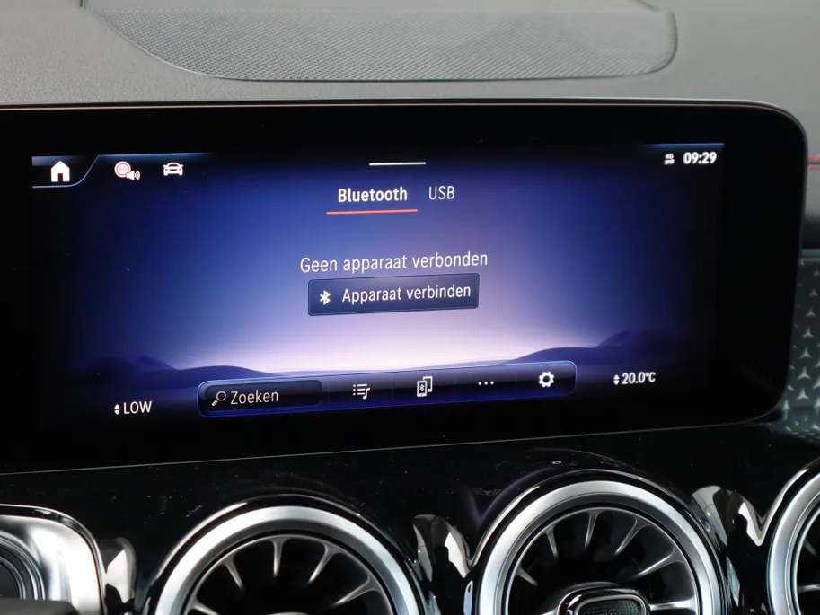 Mercedes-Benz EQB 250+ Business Solution AMG 7p. 71 kWh l Keyless l Achteruitrij camera l Stoelverwarming l Memory