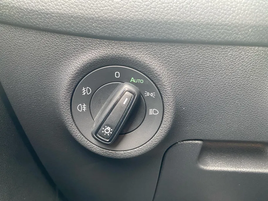 Škoda Kodiaq 1.5 TSi DSG7-autom. Business Edition LED | navigatie | adapt. cruise control | sunset | etc.