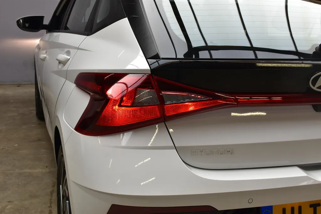 Hyundai i20 1.0 T-GDI 48V MHEV 100pk Comfort I Navi + Camera
