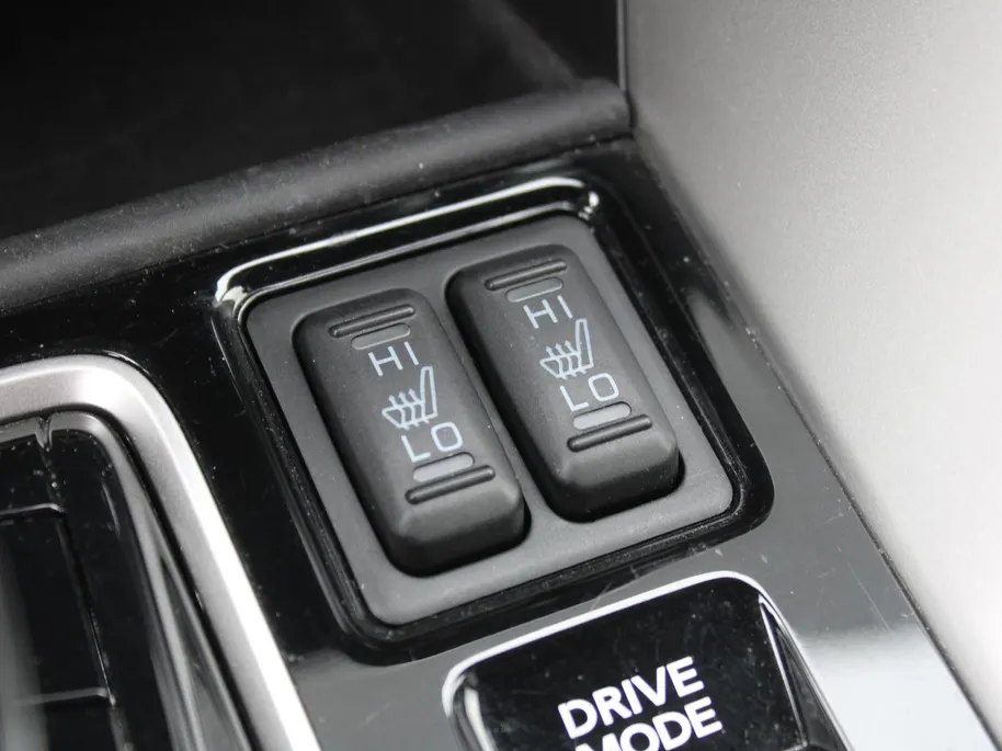 Mitsubishi Eclipse Cross 2.4 PHEV First Edition | Camera rondom | Stuur/stoelverwarming v+a | HUD | Winterset op LM | Dakdragers |