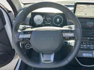Hyundai Inster Evolve Sky 49 kWh Zeer rijk uitgevoerd met oa schuif/kanteldak, airco etc! Nu met DEMOKORTING! Incl. resterend fabrieksgarantie!!