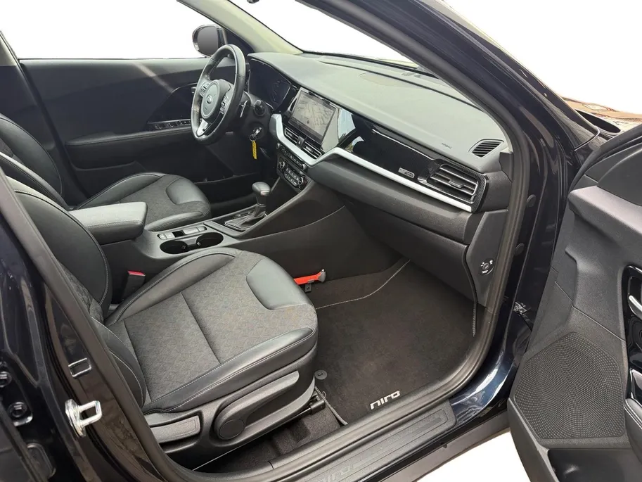 Kia Niro 1.6 GDi Hybrid DynamicLine | NAVI | CAMERA | SCHUIFDAK | TREKHAAK | CLIMATE & CRUISE CONTROLE | LAGE KM. STAND | ETC...
