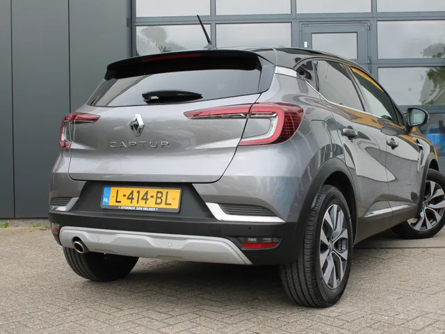 Renault Captur 1.3 TCe 140 AUTOMAAT Intens | Navigatie | Camera | Cruise | Climate Control