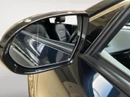 Kia e-Niro ExecutiveLine 64 kWh | Warmtepomp | Trekhaak Afneembaar + 13-Polige Stekker | Elektrisch verstelbare Voorstoelen | Bestuurdersstoel + Geheugen | Elektrisch Bedienbaar Schuif / Kanteldak | Stoelverwarming + Stoelkoeling | Stuurverwarming | JBL Geluidsinsta