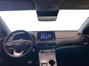 Hyundai Kona EV | 64 KWH | COMFORT | APPLE CARPLAY | CAMERA | DEALERONDERHOUDEN |
