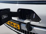 Hyundai Kona Electric Comfort Smart 64.8 kWh | TWO TONE | APPLE CARPLAY / ANDROID AUTO | SNELLADEN | PARKEERHULP | incl fabrieksgarantie!