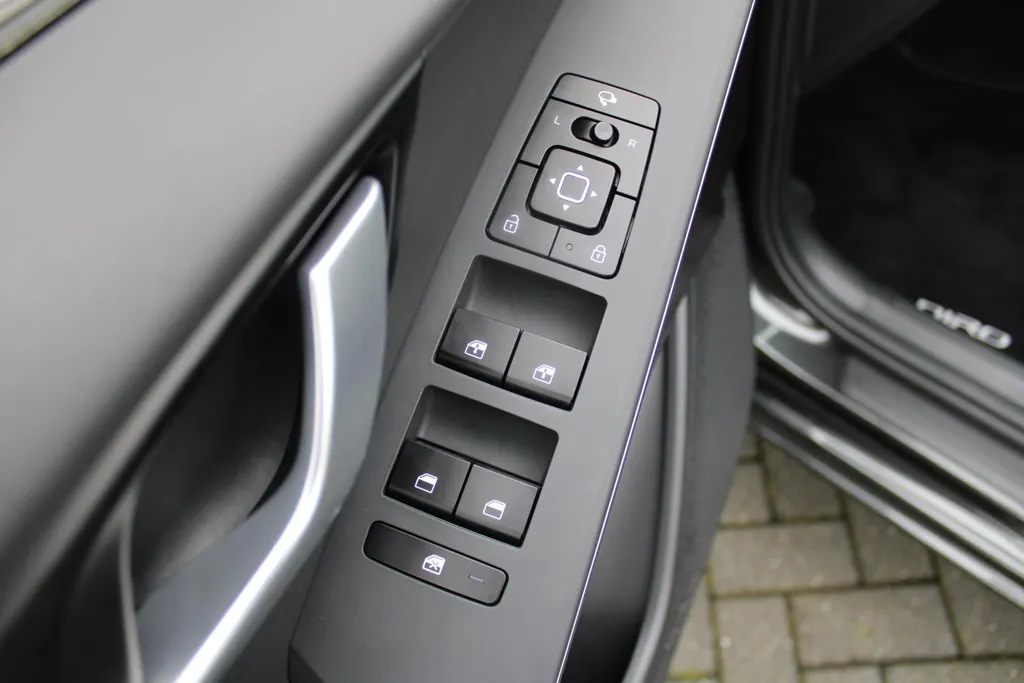 Kia Niro EV DynamicLine 64.8 kWh | Navi | Airco | Cruise | Camera | 17' LM |