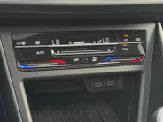 Volkswagen Polo 5-deurs 1.0 TSI R-Line Nederlandse Auto | Pano dak | LED iQ | Virtual Cockpit | CarPlay | 17' Bergamo | etc.