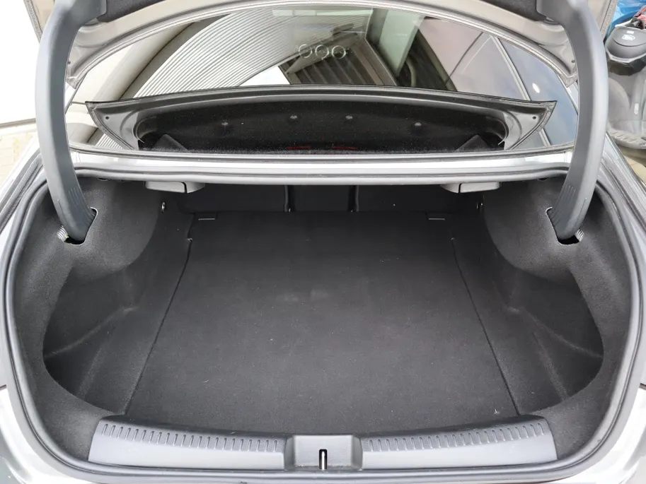 Mercedes-Benz CLA 180 Business Solution AMG l Keyless l Achteruitrijcamera l Stoelverwarming l Ambiente lichtpakket