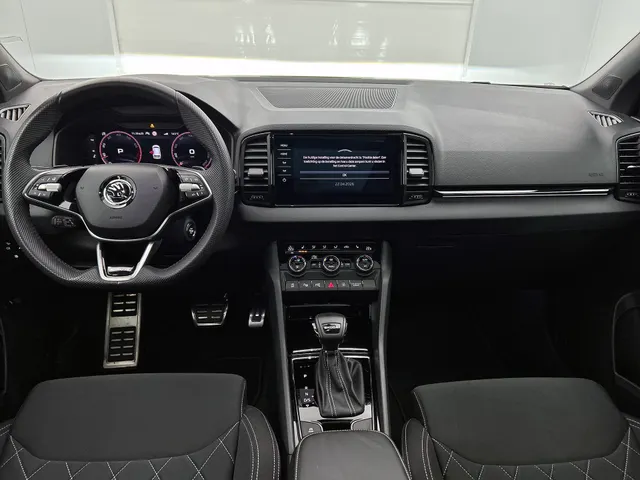 Škoda Karoq 1.5 TSI ACT Sportline Business | PANORAMADAK | 360 CAMERA | WINTERPACK | KEYLESS | NAVI | ELEKTR. ACHTERKLEP