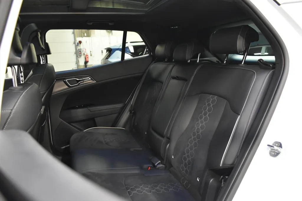 Kia Sportage 1.6 T-GDi 230pk Hybrid AT6 GT-Line. Weinig km!