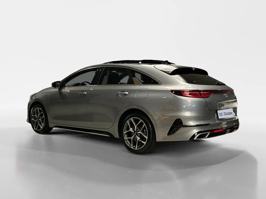 Kia ProCeed 1.0 T-GDI GT-Line | Elektrisch Glazen Schuif / Kanteldak | Apple Carplay / Android Auto | Navigatiesysteem | Stoel + Stuurverwarming | Licht + Regensensor | Parkeersensoren + Camera Achter | Cruise Control | 17” Lichtmetalen Velgen | Climate Control Rijst