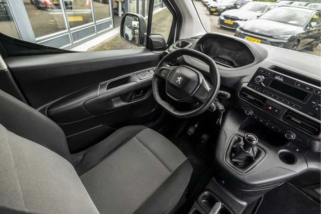 Peugeot Partner 1.5 BlueHDI Pro Long EX.BTW | Inclusief Imperial met ladderrol | All Season banden |