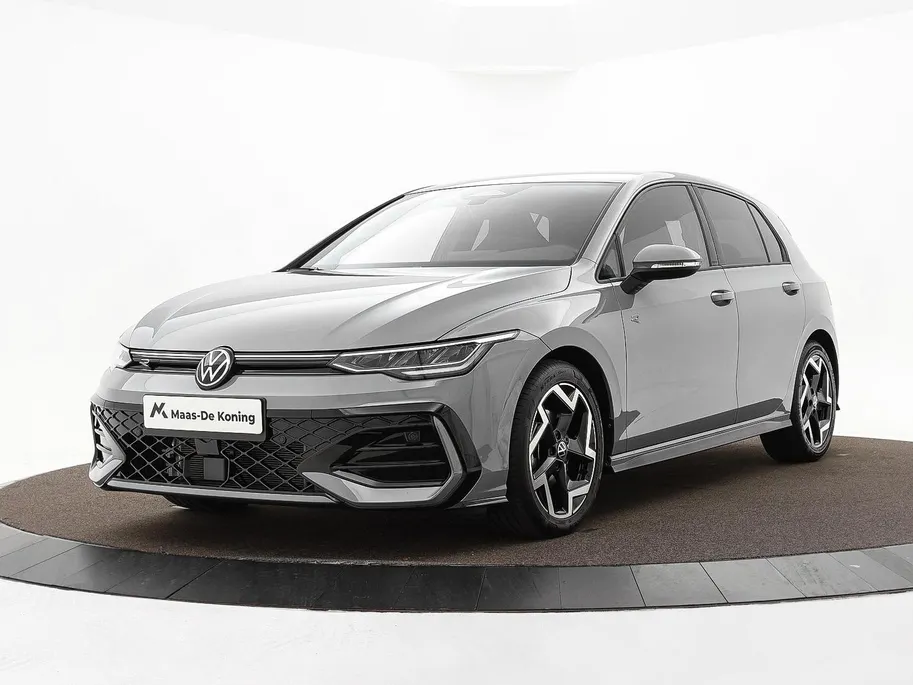Volkswagen Golf 1.5 eTSI 150pk DSG R-Line · Apple/Android Car Play · Trekhaak ·  Camera + Parkeersensoren · Stoelverwarming · Garantie t/m 24-09-2030 of 100000km.