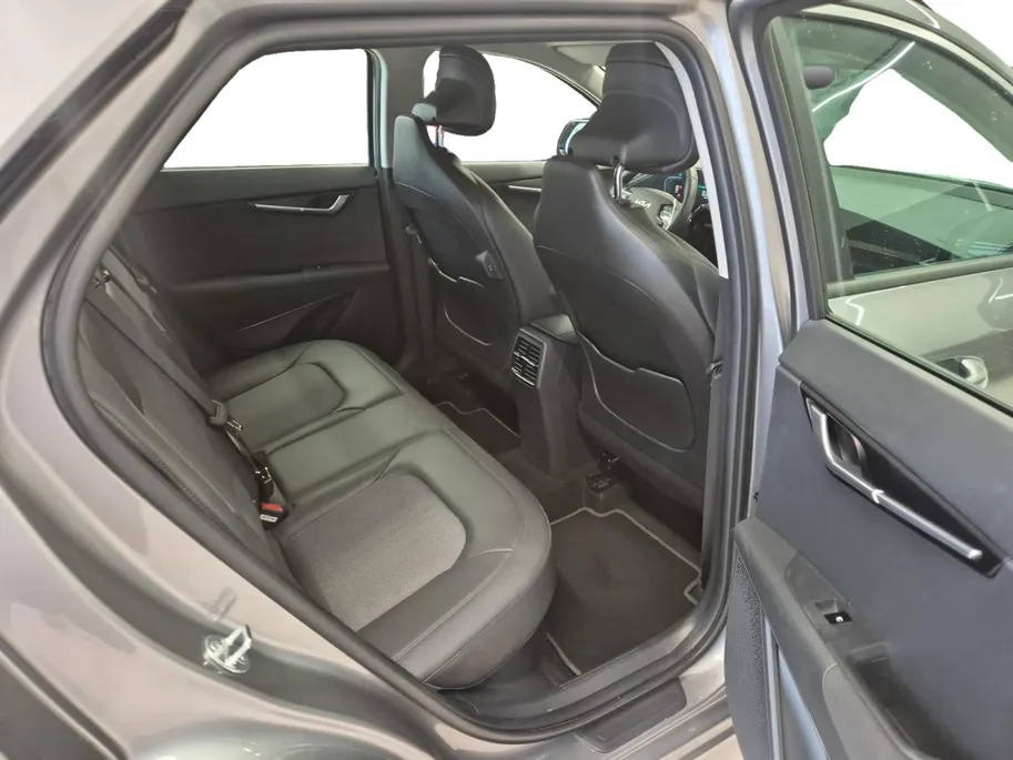 Kia Niro 1.6 GDi Hybrid Dynamicline | Airco | Navi | Camera | Elektrische bestuurdersstoel | Privacy Glass | Dodehoek assistentie