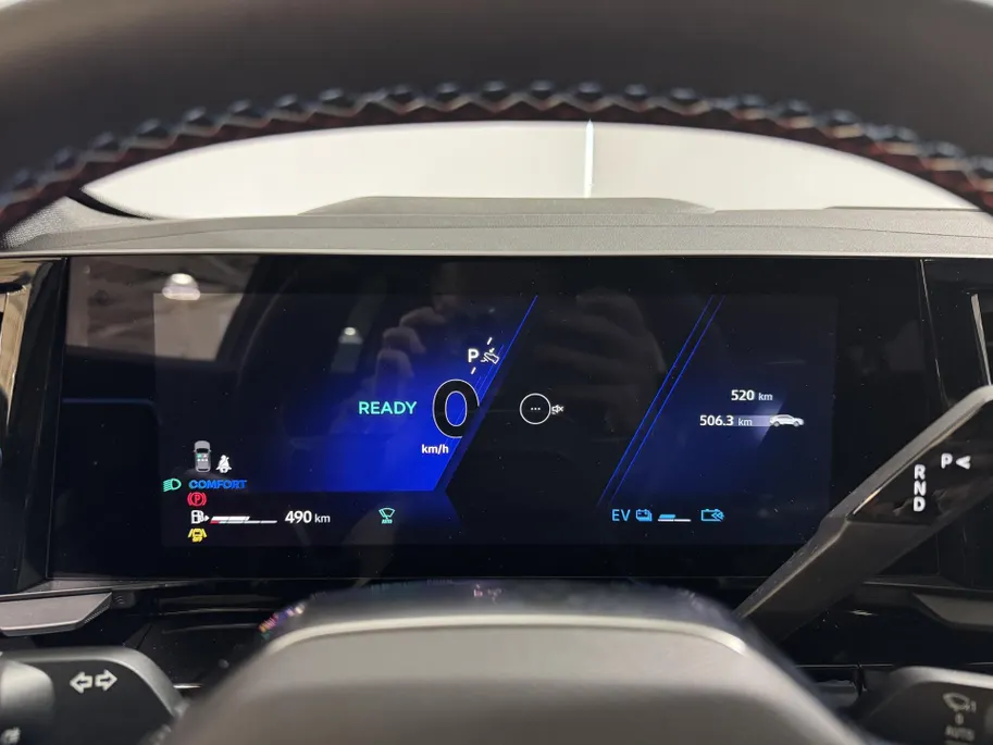 Renault Rafale 200PK E-Tech Full Hybrid Esprit Alpine Automaat | DEMO - Directie auto | Harman Kardon Audio | Head Up Display | Panoramadak | 4 Control | Matrix LED Koplampen | Camera | Climate Control | Apple CarPlay/Android Auto |