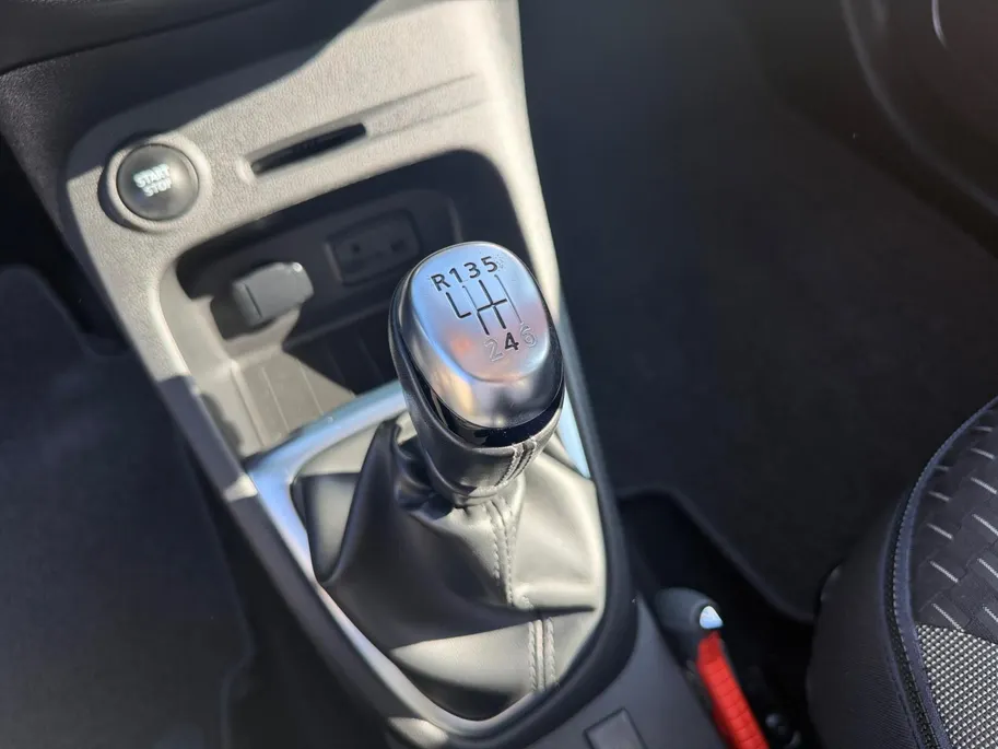 Renault Captur 1.3 TCe Intens | Trekhaak | Navigatie | Bluetooth | Cruise & Climate Control | Parkeersensoren | Camera | Onderhoudshistorie | 12 Maanden BOVAG Garantie