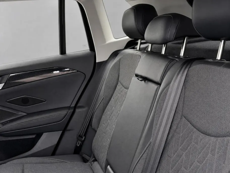 Volkswagen Tiguan Life 1.5 eHybrid 204 PK 6 versn. DSG · Achteruitrijcamera · Comfort pakket ·