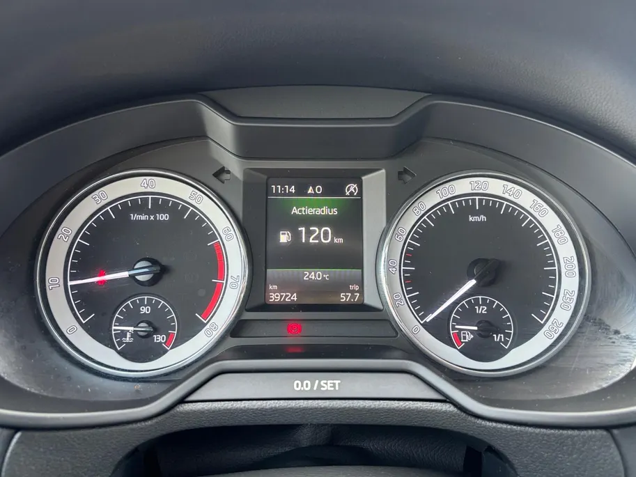 Škoda Octavia Combi 1.0 TSI Greentech Business Edition Plus | Weinig kilometers! | Afneembare Trekhaak | Achteruitrijcamera | Apple Carplay/Android Auto | Climate Control | 12 maanden garantie! |