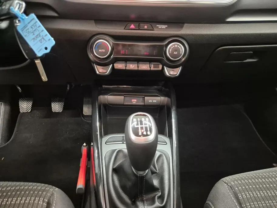Kia Stonic 1.0 T-GDi MHEV DynamicLine | Cruise Control | Climate Control | Navigatie | Camera | LM Velgen |