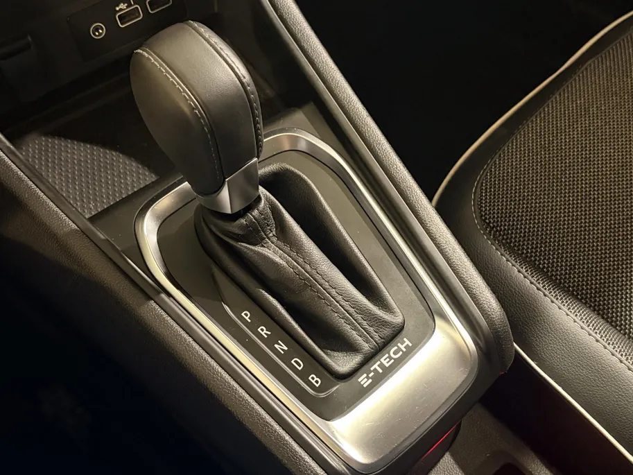 Renault Captur 145PK E-Tech Full Hybrid Techno Automaat | 1e eigenaar | 360 Camera | Adaptive Cruise Control | Apple CarPlay/Android Auto | Licht & Regen Sensor | Full LED | Lichtmetalen Velgen |