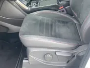 Ford Kuga 1.5 EcoBoost 150 pk ST Line afneembare - trekhaak - voorruitverwarming - groot navi