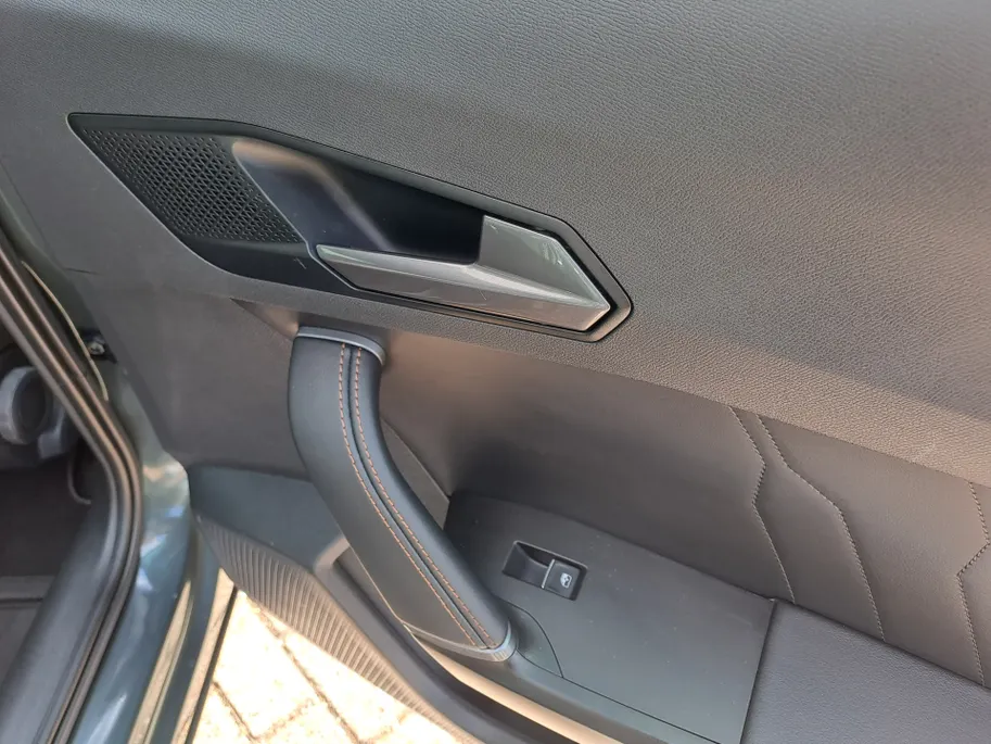 CUPRA Formentor 1.4 e-Hybrid VZ Copper Edition | Voorstoelen verwarmd | Automaat | ECC | Navi | Leer | Stuur verwarmd | Apple Carplay/Android Auto | Cruise control adaptief | SOH 93,6%